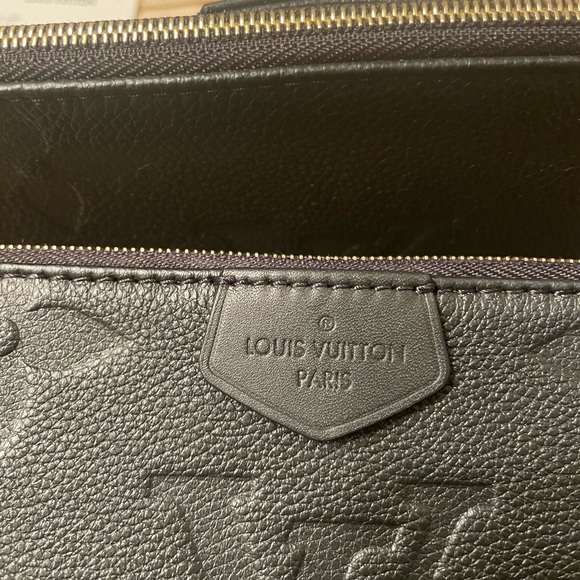 Louis Vuitton Multi Pochette Accessories - Picture 8 of 11